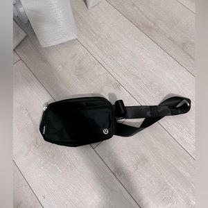 Lululemon Everywhere Belt Bag 1L